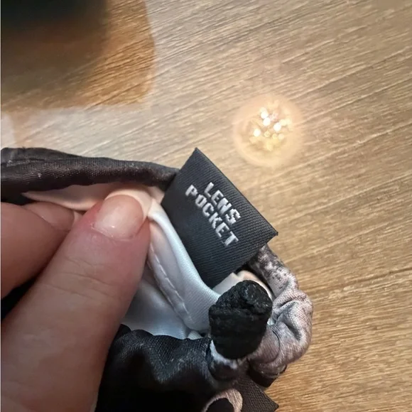 Oakley Black Embossed Case with Patterned Pouch - Picture 7 of 8